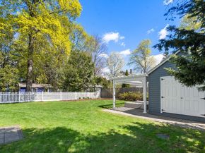11 Fairlawn St, Needham MA 02492