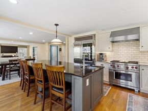 112 Stonecleave Road, North Andover MA 01845