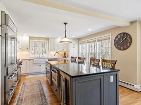 112 Stonecleave Road, North Andover MA 01845