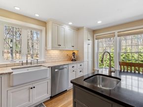 112 Stonecleave Road, North Andover MA 01845