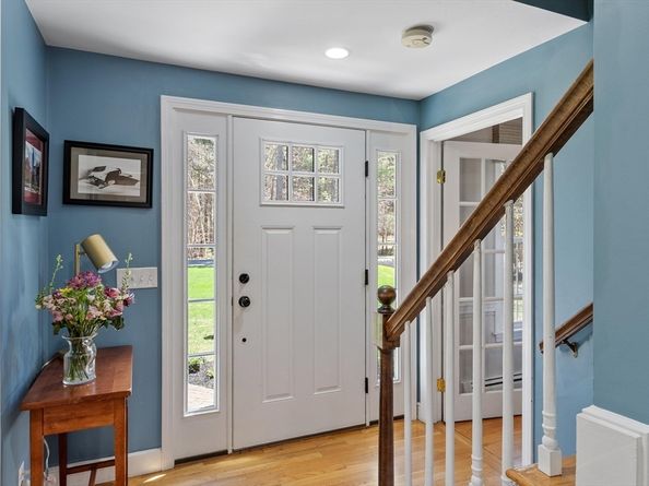 112 Stonecleave Road, North Andover MA 01845