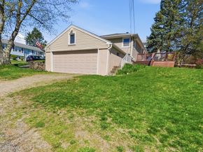 43 Robin Rd, Worcester MA 01604