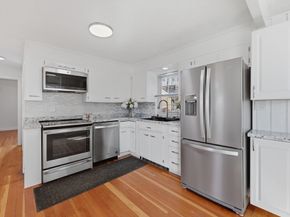 32 Indian Lake Parkway, Worcester MA 01605