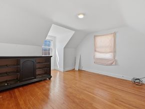 32 Indian Lake Parkway, Worcester MA 01605