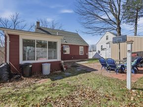 32 Indian Lake Parkway, Worcester MA 01605