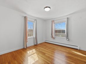32 Indian Lake Parkway, Worcester MA 01605