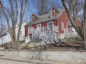 32 Indian Lake Parkway, Worcester MA 01605