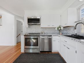 32 Indian Lake Parkway, Worcester MA 01605