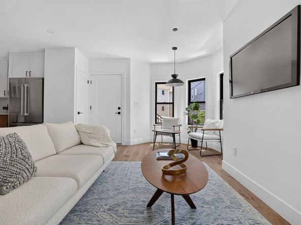 37 Kingston St A, Somerville MA 02144