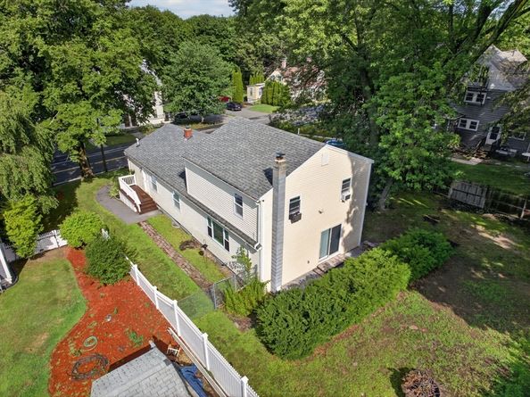 119 High St, North Andover MA 01845