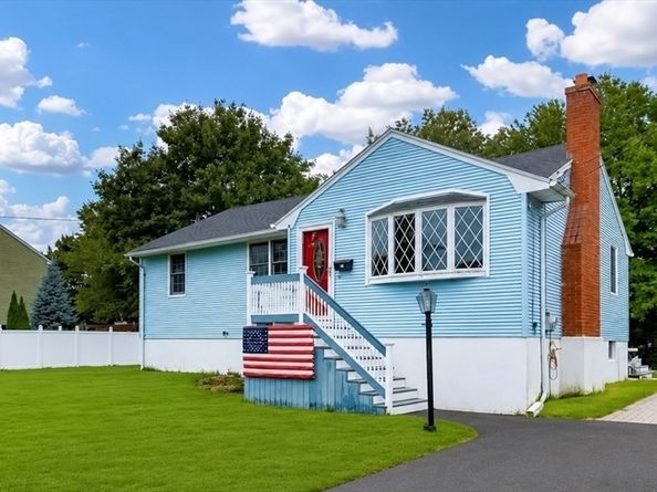 18 Dana Rd, Peabody MA 01960