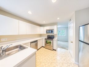 49 Bishops Forest Dr 49, Waltham MA 02452