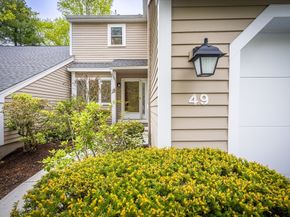 49 Bishops Forest Dr 49, Waltham MA 02452