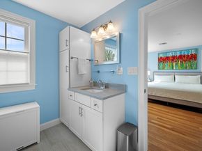 155 Green Street 4, Marblehead MA 01945