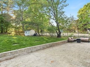 7 Haven Ln, Wayland MA 01778