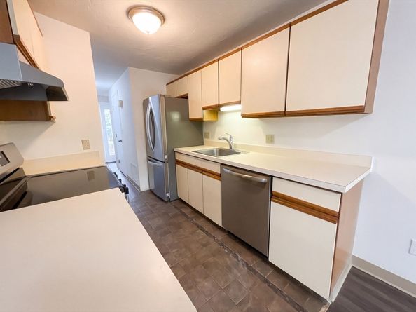 20 Lordvale Blvd 202, Grafton MA 01536