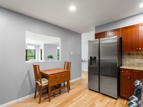 210 Nahanton St 219, Newton MA 02459