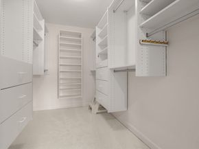 210 Nahanton St 219, Newton MA 02459
