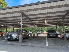 210 Nahanton St 219, Newton MA 02459
