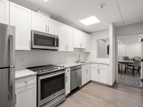 210 Nahanton St 219, Newton MA 02459