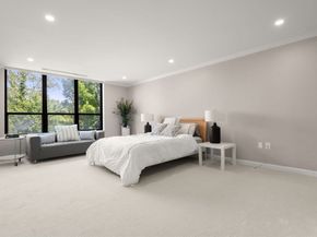 210 Nahanton St 219, Newton MA 02459