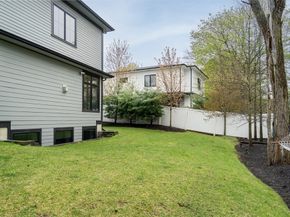 32 Lantern Ln, Wellesley MA 02481