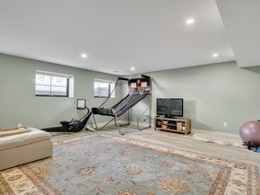 32 Lantern Ln, Wellesley MA 02481