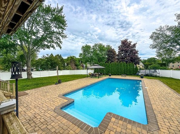 31 Jefferson Rd, Northborough MA 01532