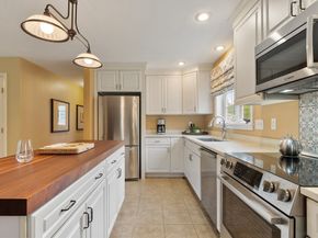 571 Northfield Rd, Lunenburg MA 01462