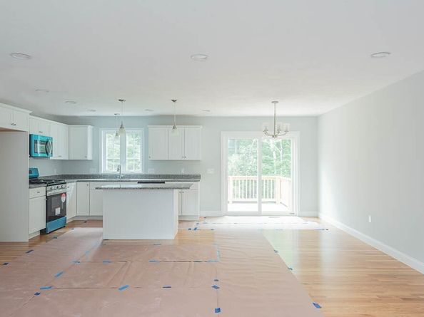 47 Mount Pleasant Ave, Holbrook MA 02343