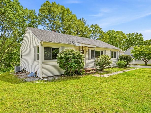 146 Acton Road, Chelmsford MA 01824