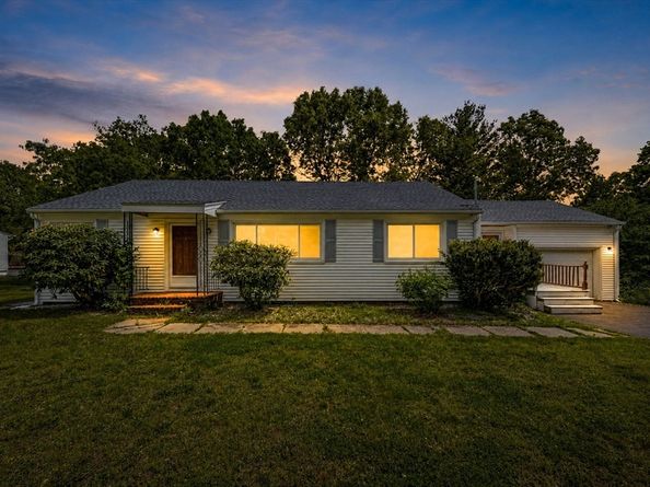 146 Acton Road, Chelmsford MA 01824