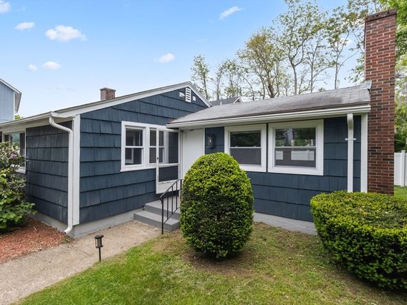 5 Phoenix St, Worcester MA 01604