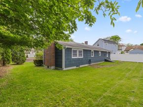 5 Phoenix St, Worcester MA 01604
