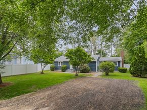 5 Phoenix St, Worcester MA 01604