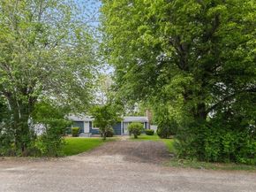5 Phoenix St, Worcester MA 01604