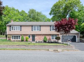 19 Essex Heights Drive, Weymouth MA 02188