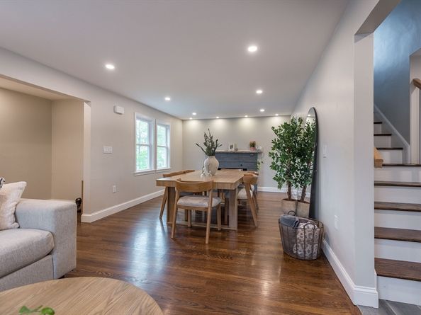 48 Macarthur Rd, Stoneham MA 02180