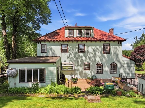 32 Terrace Dr, Worcester MA 01609
