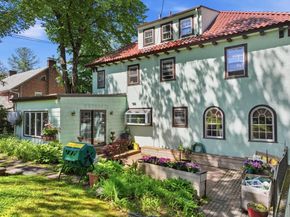 32 Terrace Dr, Worcester MA 01609