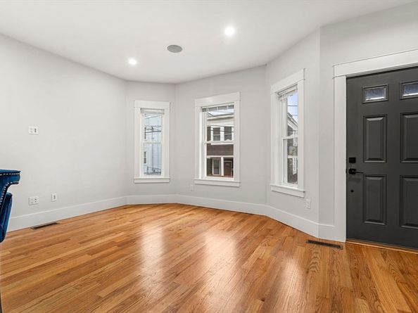 50 Cottage St 1, Chelsea MA 02150