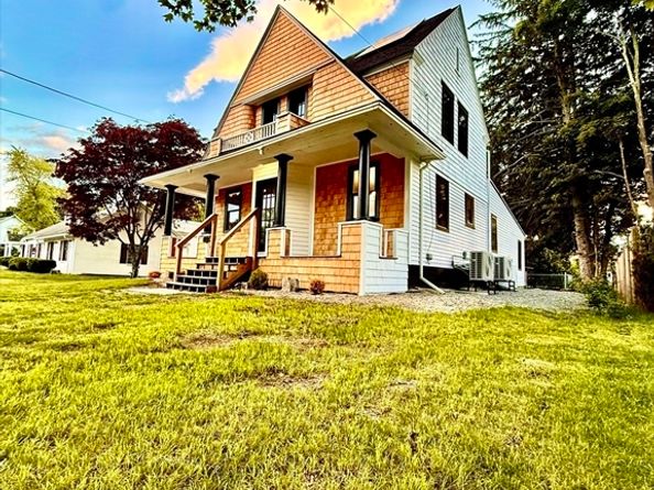 6 Wheelock St, Oxford MA 01540