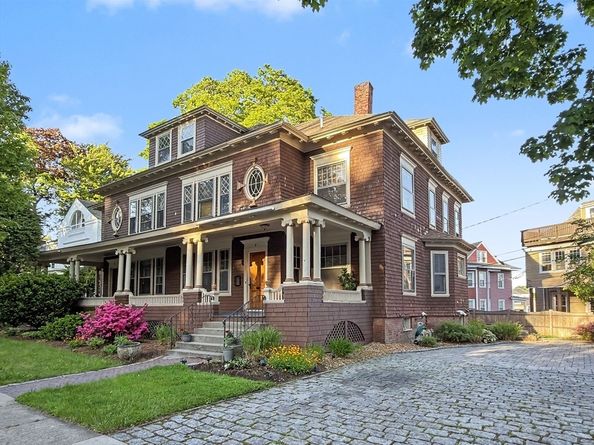 4 Westland St, Worcester MA 01602
