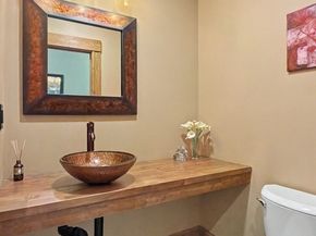 4 Westland St, Worcester MA 01602