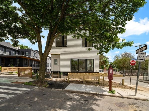 60 Franklin St 1, Somerville MA 02145
