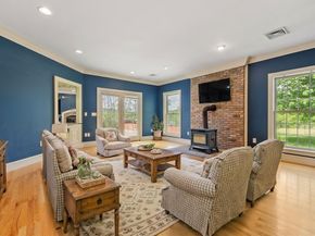 79 Pheasant Run Cir, Leominster MA 01453
