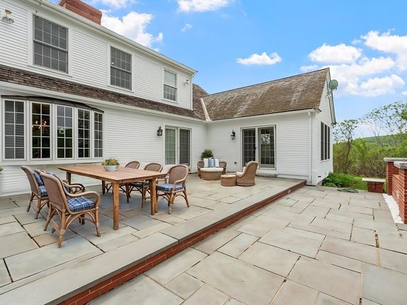 79 Pheasant Run Cir, Leominster MA 01453