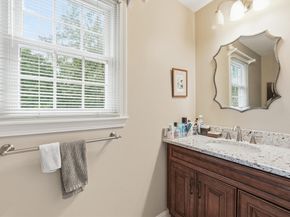 63 Brookdale Cir 63, Shrewsbury MA 01545