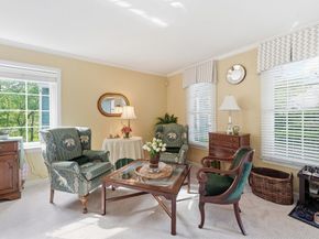 63 Brookdale Cir 63, Shrewsbury MA 01545
