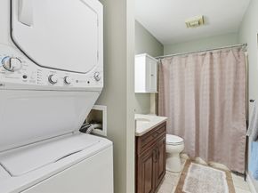 63 Brookdale Cir 63, Shrewsbury MA 01545